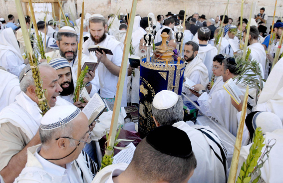 犹太人在庆祝逾越节时的情景